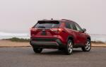 Toyota RAV4 Limited Hybrid 2018 года (NA)